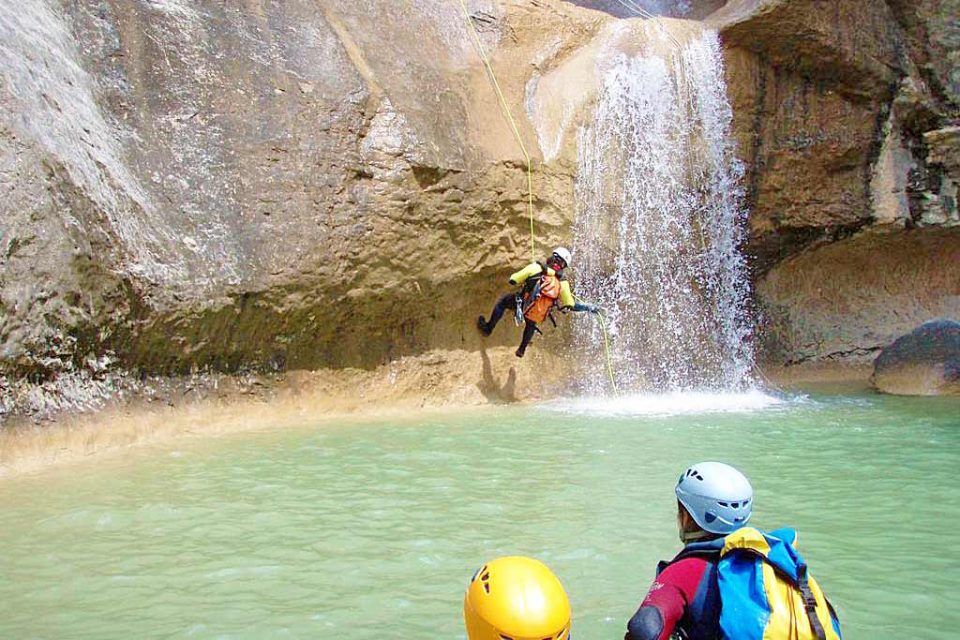 spain-holiday-canyoning