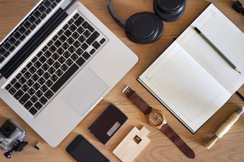 technology-travel-lead