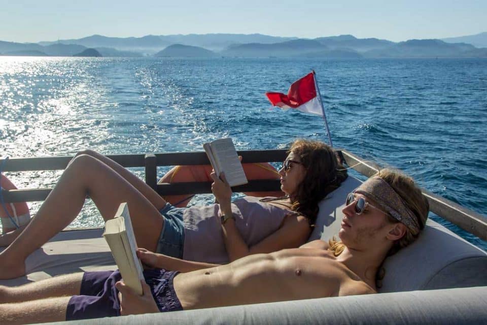 komodo-dive-boat