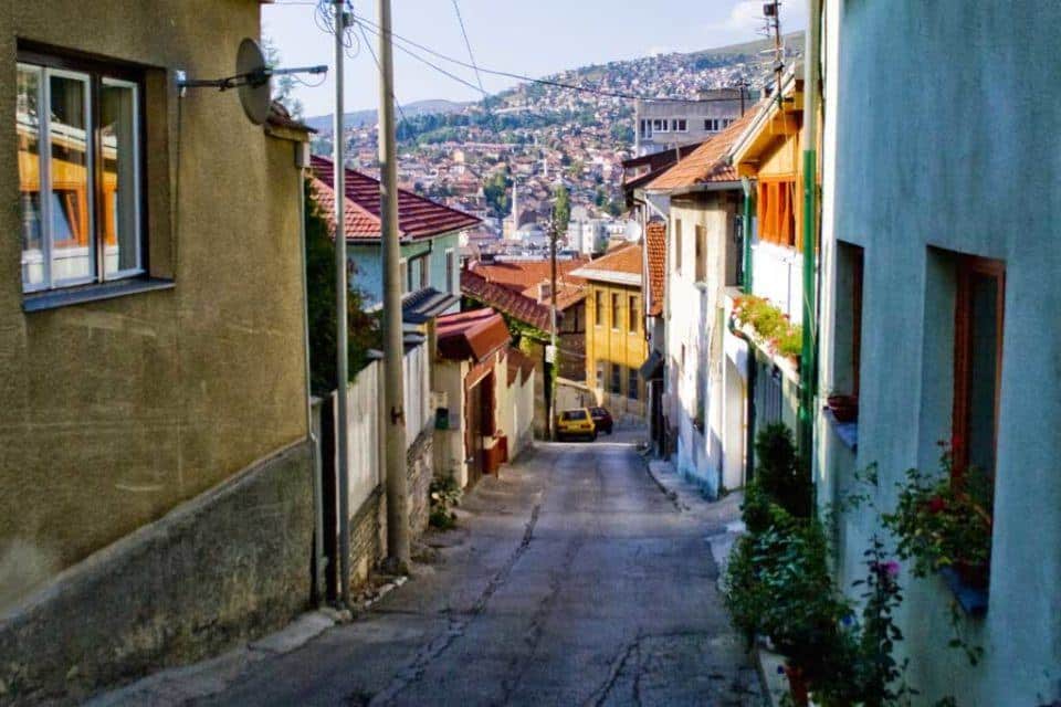 saravejo-old-town-walking
