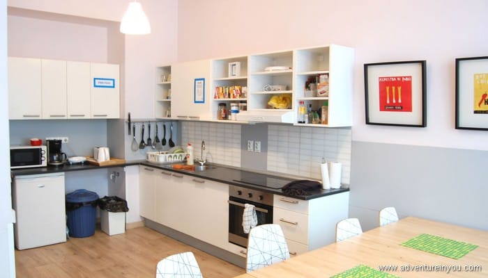 kitchen hostel one prague