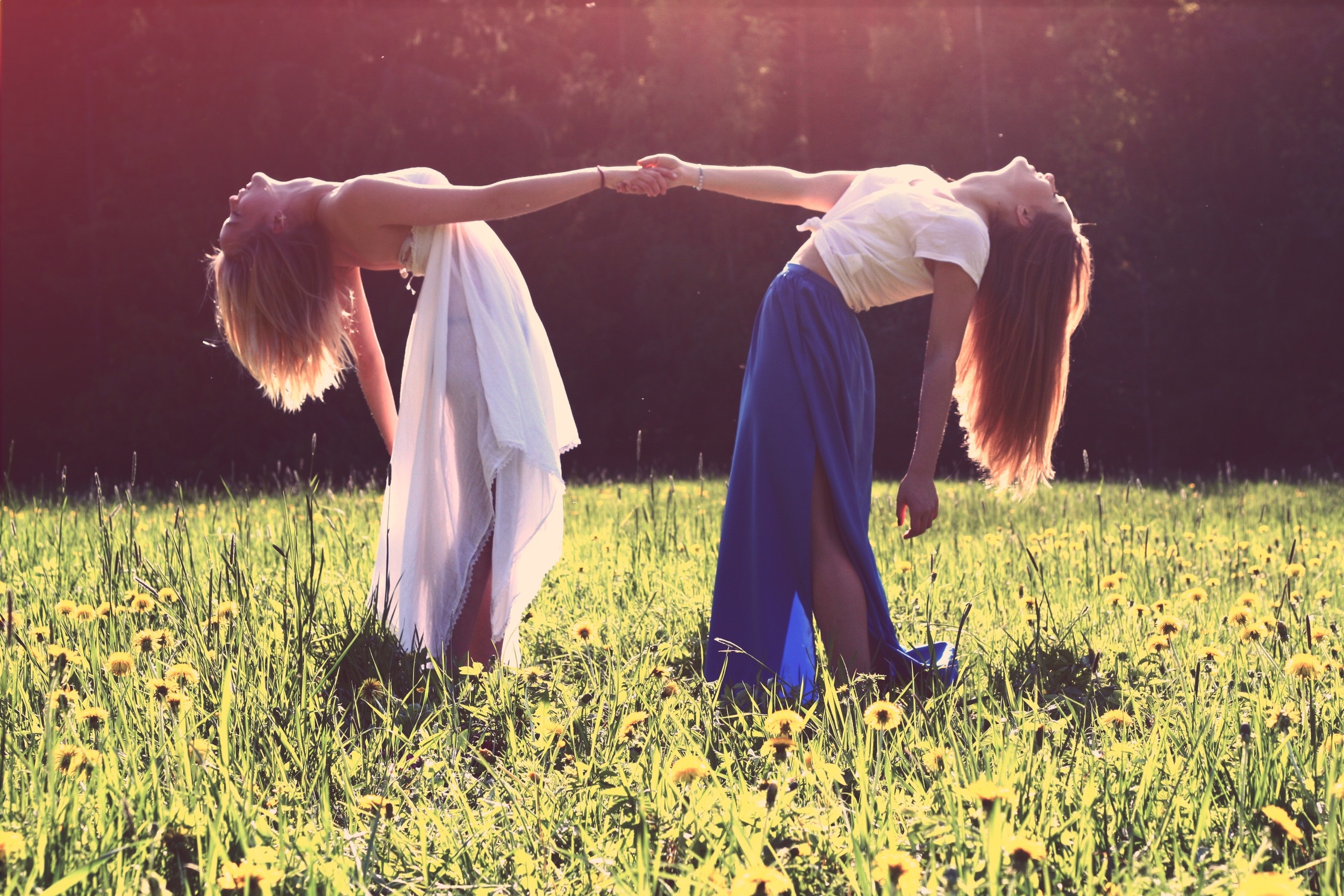 hippies two girls