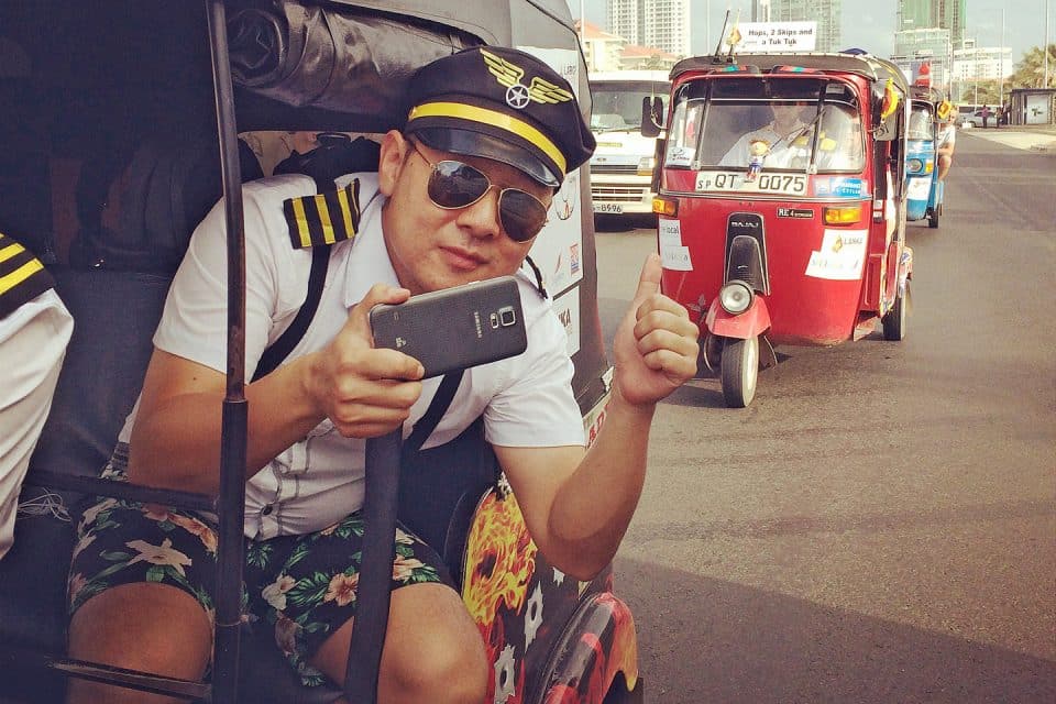 Guy dressed as a pilot takes a selfie on Lanka challenge
