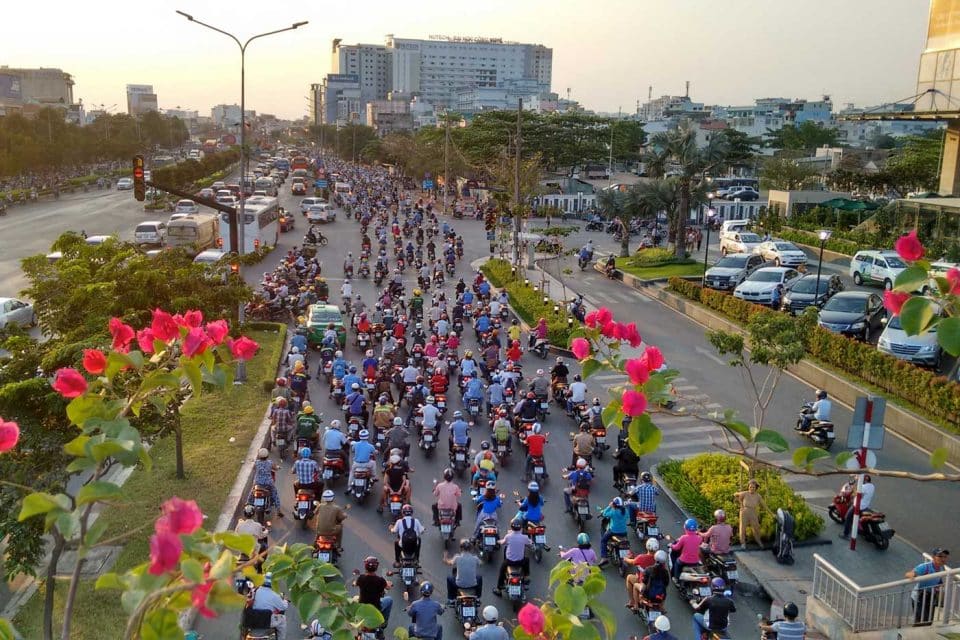 crossing-the-street asia