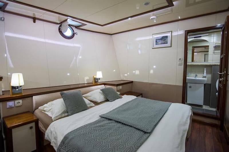 diamond cabin