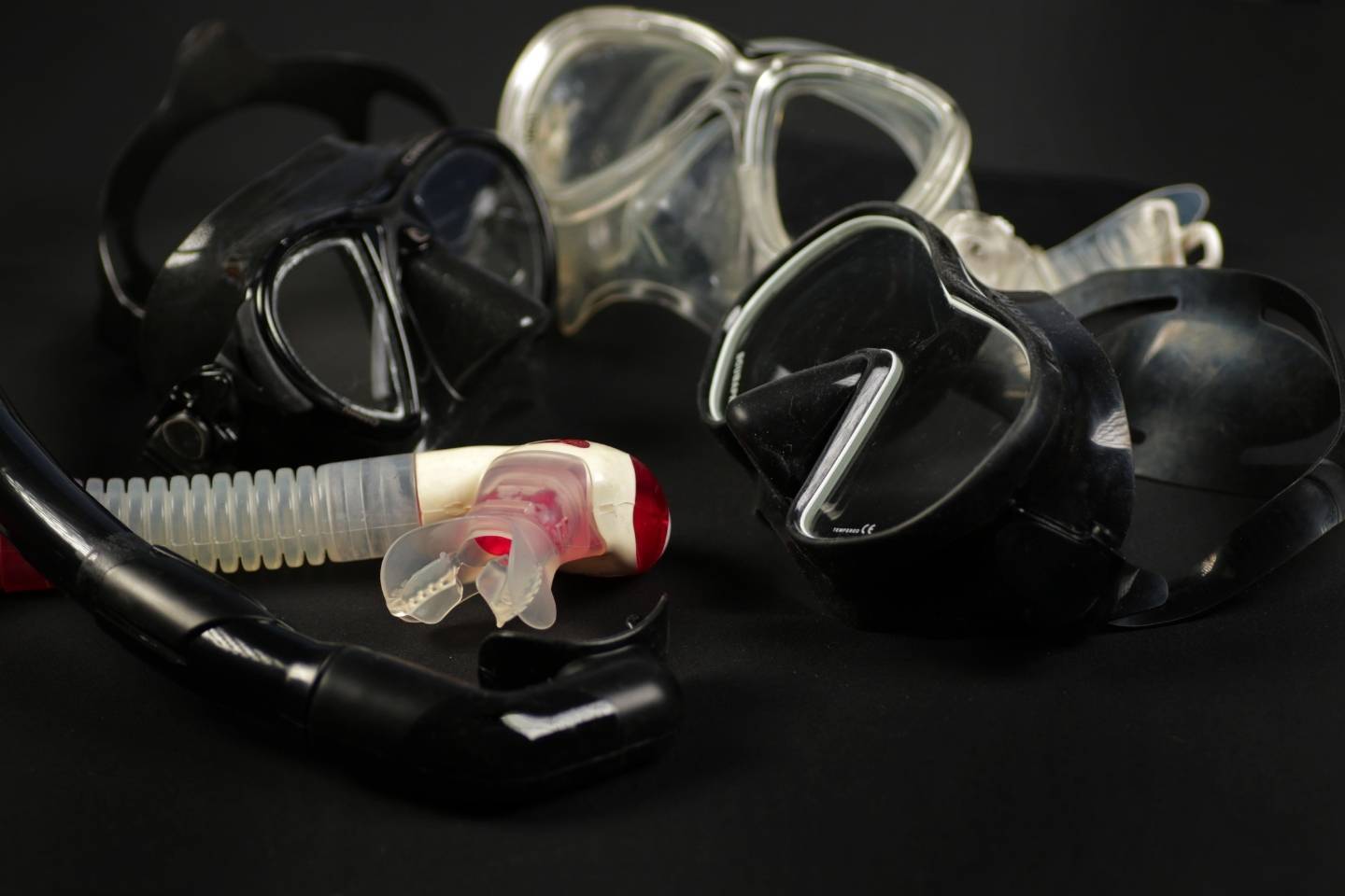 Masks and snorkels for diving, freediving and snorkelling